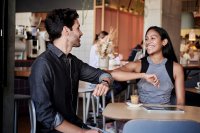 Zijn dating apps onmisbaar in deze samenleving?