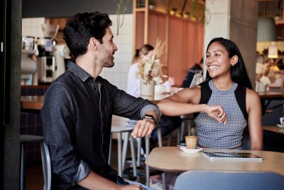 Zijn dating apps onmisbaar in deze samenleving?